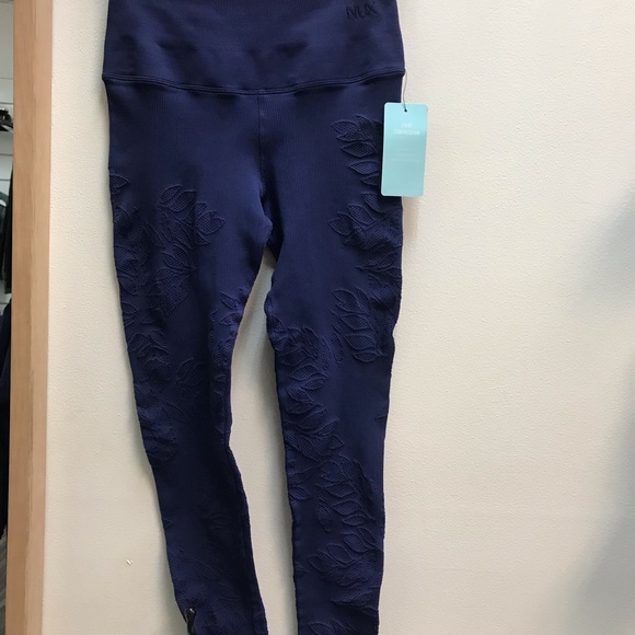 Nux Thrive Texture Legging - Picture 2 of 3